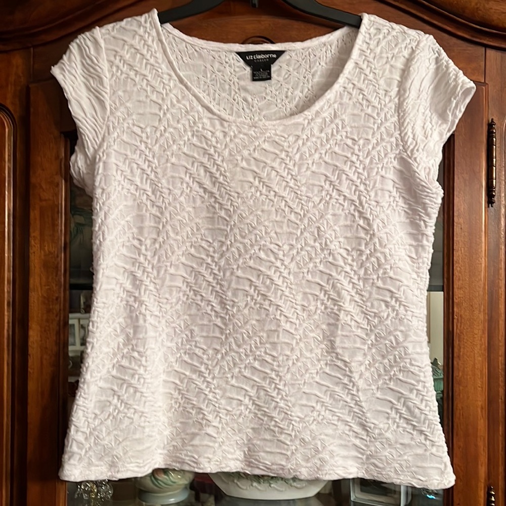 Liz Claiborne white cap sleeved top, size L.